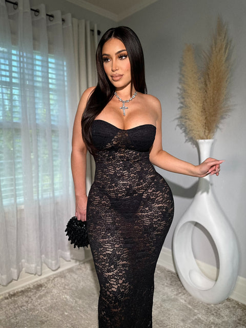 Eccentric Lace Maxi