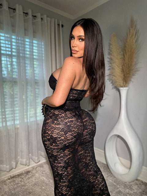 Eccentric Lace Maxi